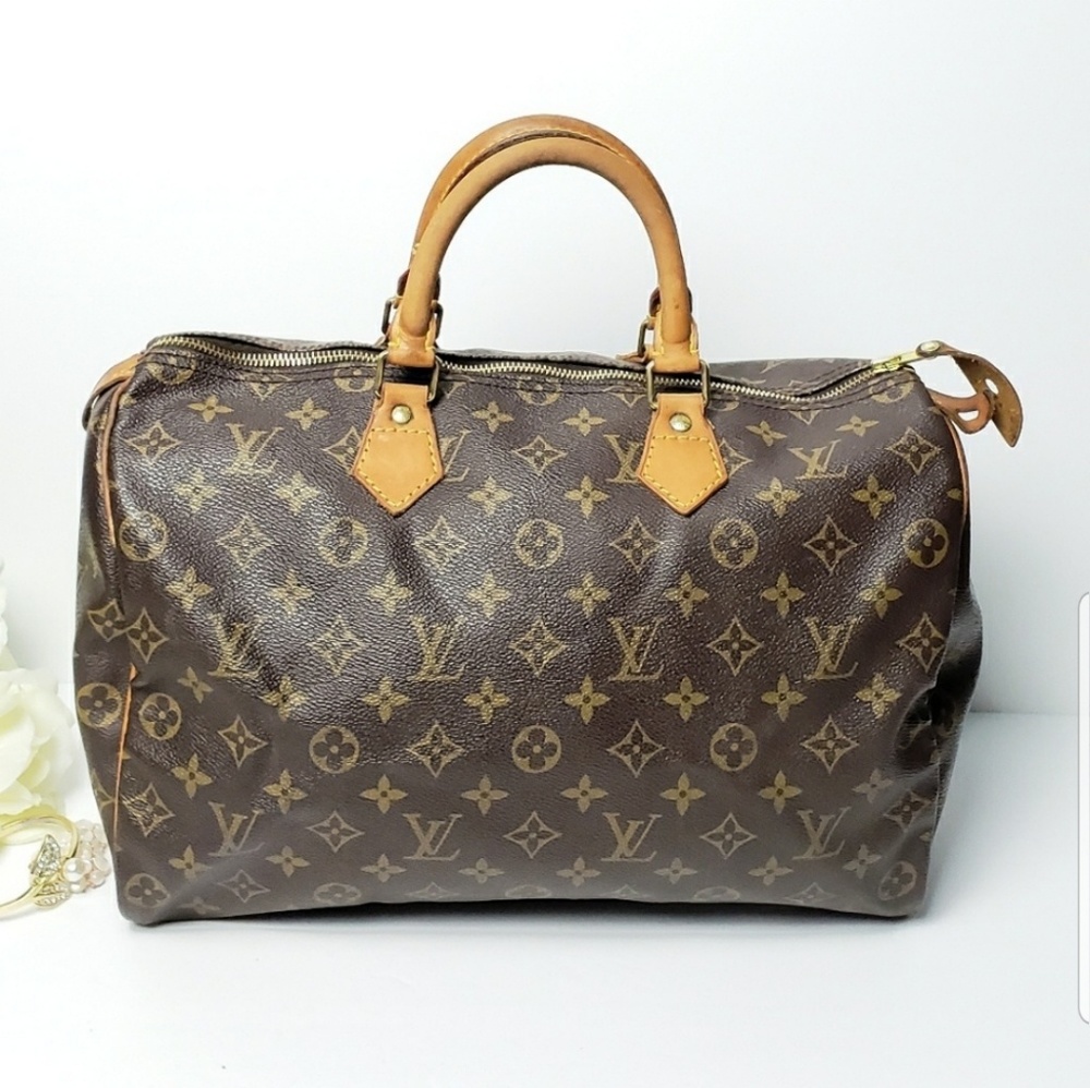 Louis Vuitton Speedy 35
